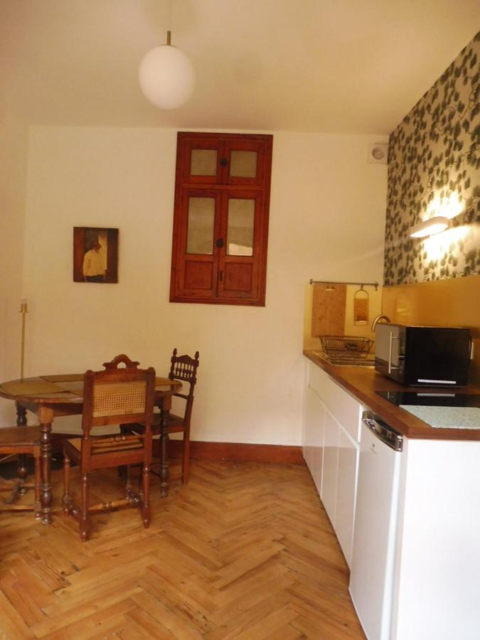 Charmant Appartement Sur Cour, Le Berlingott บาญเญอ-เดอ-บีกอร์ ภายนอก รูปภาพ